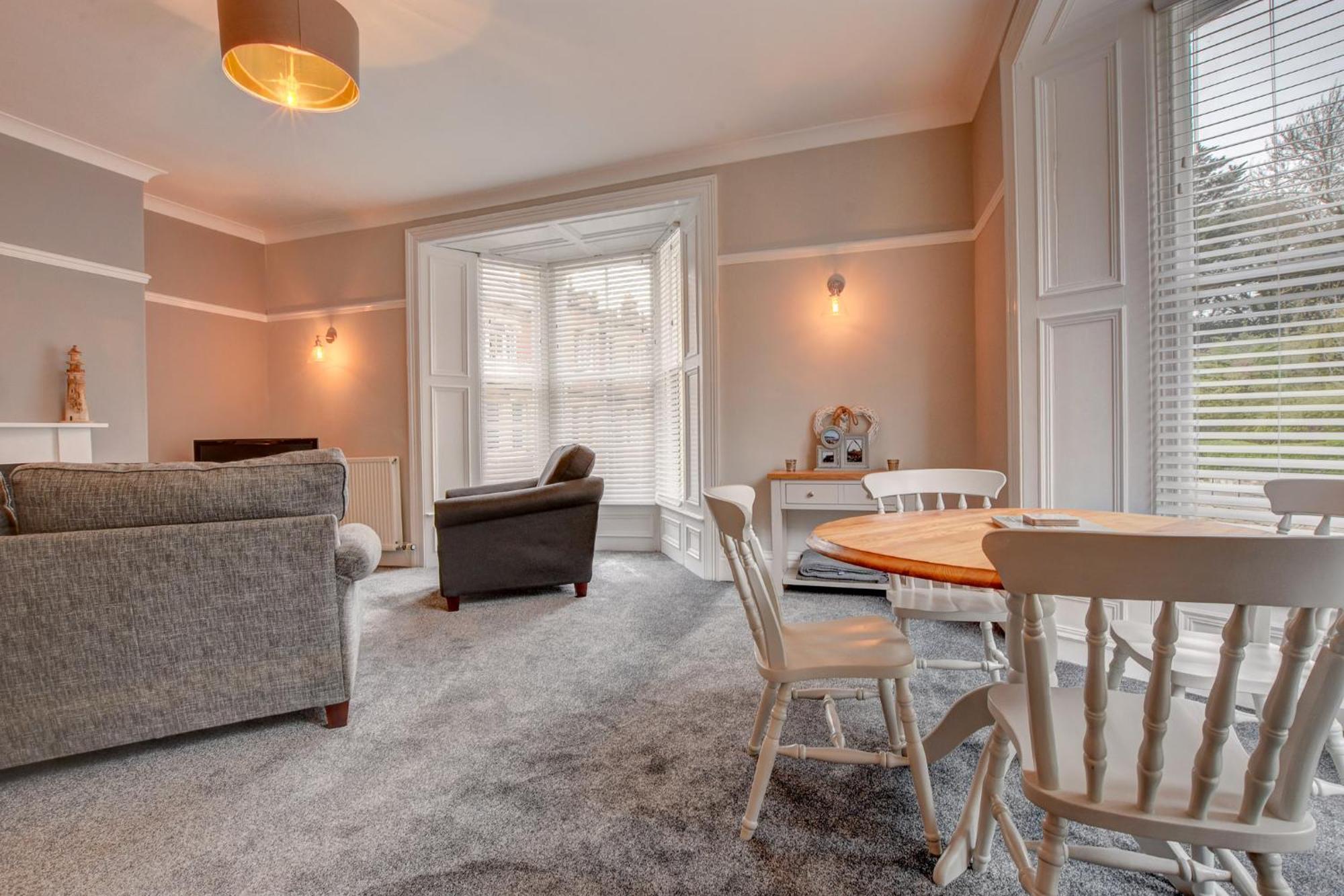 Central Park Place Whitby Room photo